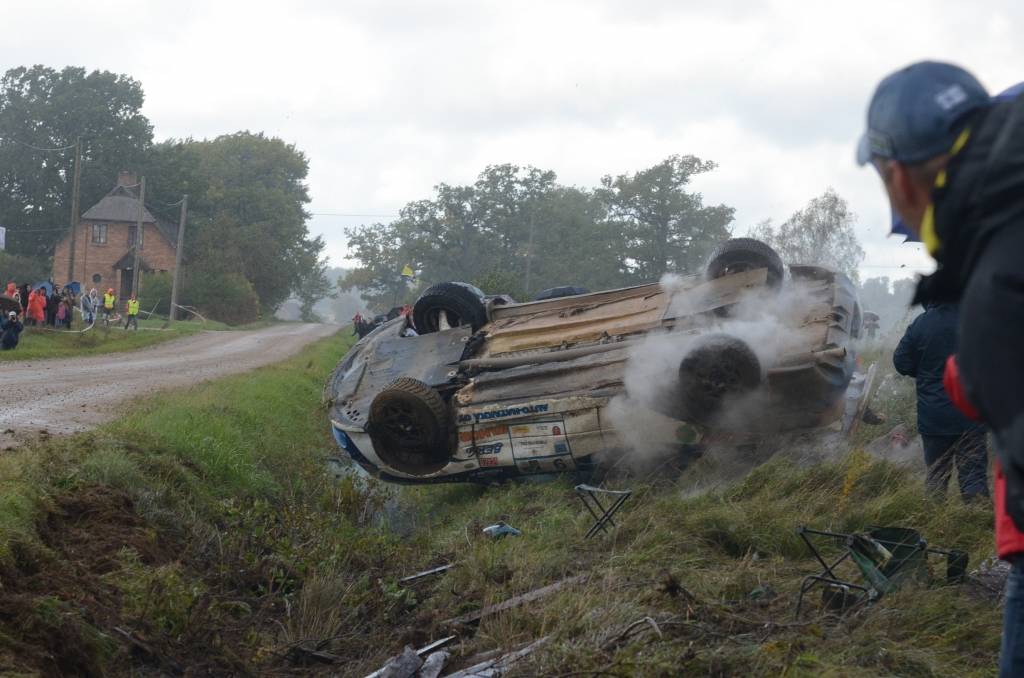 FOTO, VIDEO: Feldmaņa ekipāža uzvar rallijā "Latvija 2012", avarē somu ekipāža