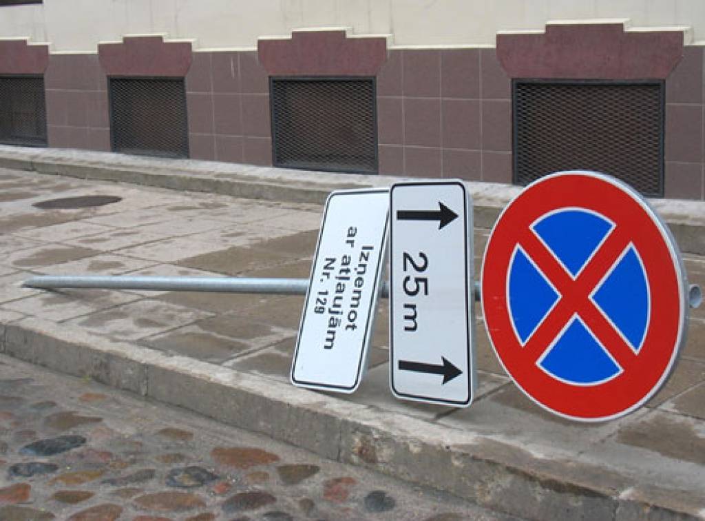 Pirmajā pusgadā valsts autoceļu aprīkojumam nodarīti zaudējumi 188 600 latu apmērā