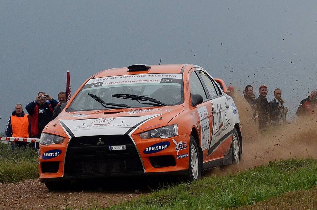 Anda Neikšāna ekipāža uzvar rallijā "Kurzeme 2012"