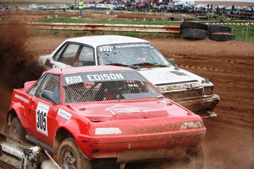 Latvijas autokrosa čempionāta Smiltenes posms sarūpēs čempionus