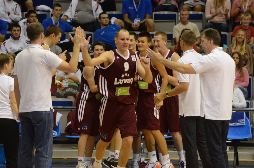 Latvijas U-18 basketbolisti Eiropas čempionāta mačā atzīst Horvātijas pārākumu