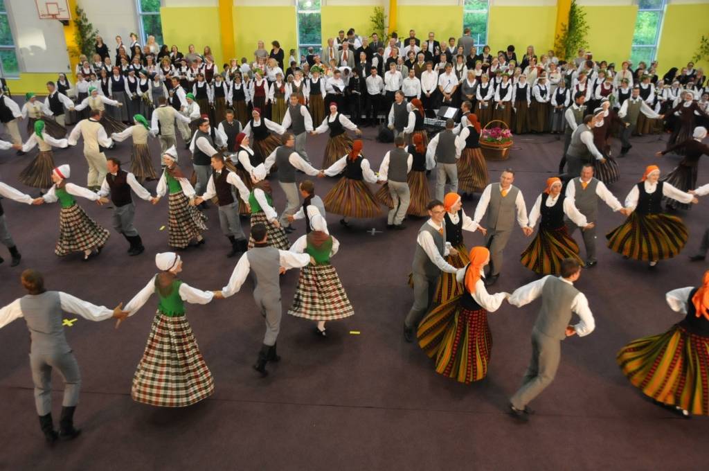 FOTO: "Lai top gaisma Kurzemē!"