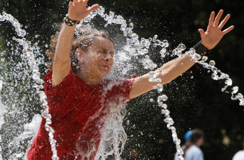 Brīvdienās gaisa temperatūra vietām Latvijā var paaugstināties līdz plus 33 grādiem
