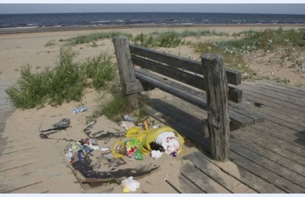 Jūras piekrastē lielāko daļu piesārņojuma veido plastmasa