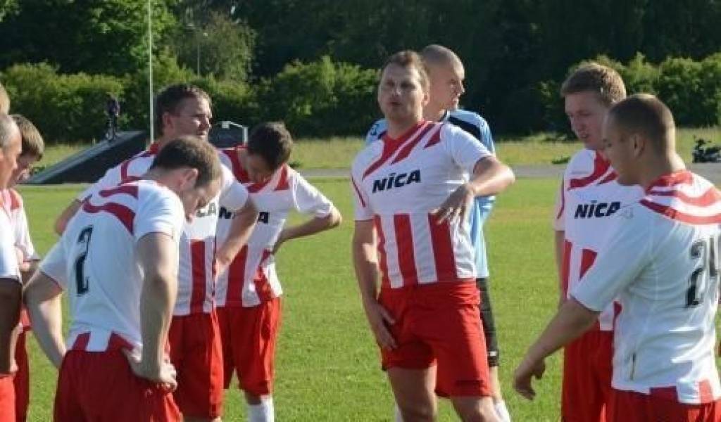 Nīca izcīna divas uzvaras Lejaskurzemes novadu čempionātā minifutbolā
