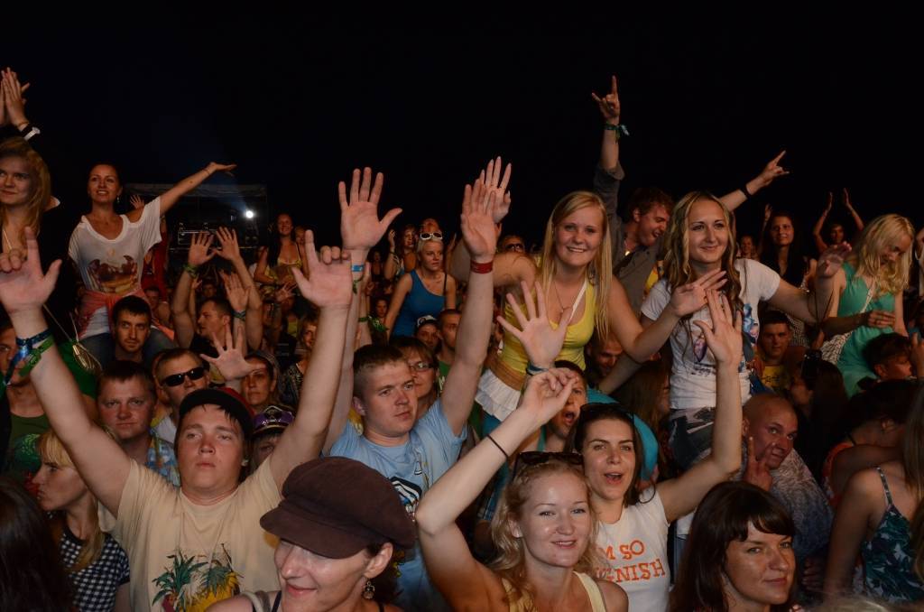 FOTO: "H-Blockx" festivāla otrajā dienā norauj "Summer Sound Liepāja 2012" publikai jumtu