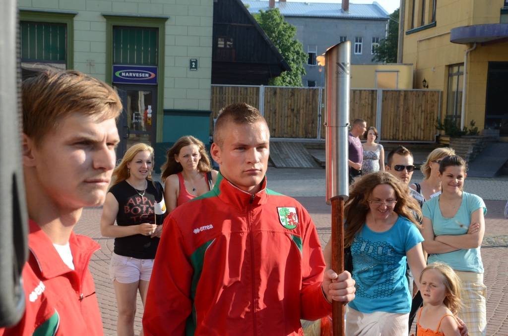 FOTO: Olimpiskā lāpa sasniedz Liepāju