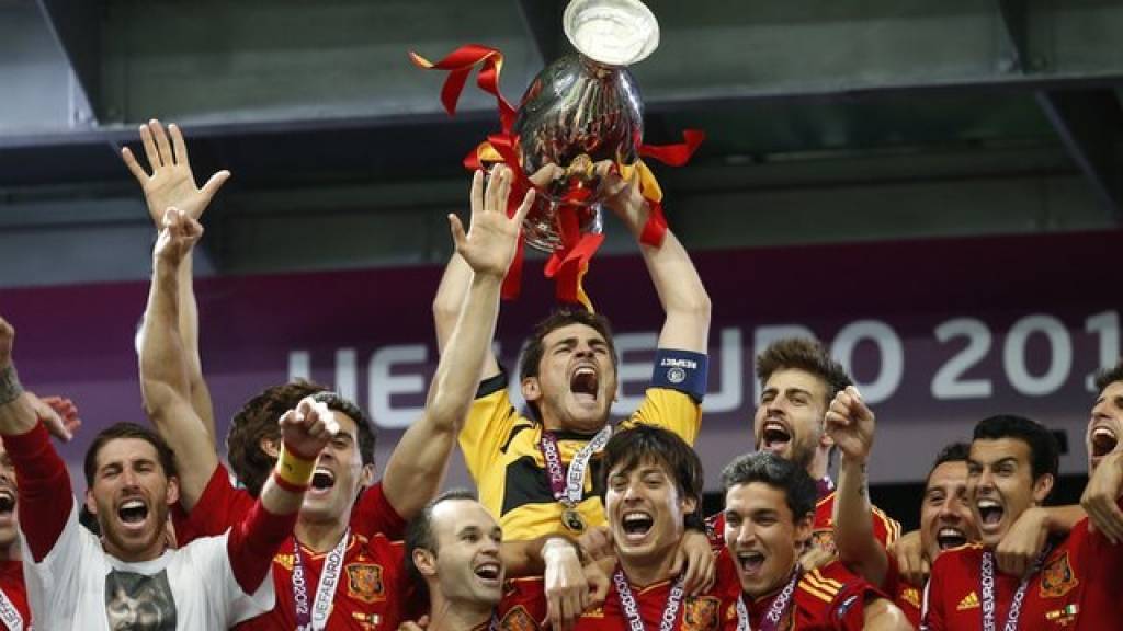 Spānijas futbola izlase turpina dominanti Eiropā
