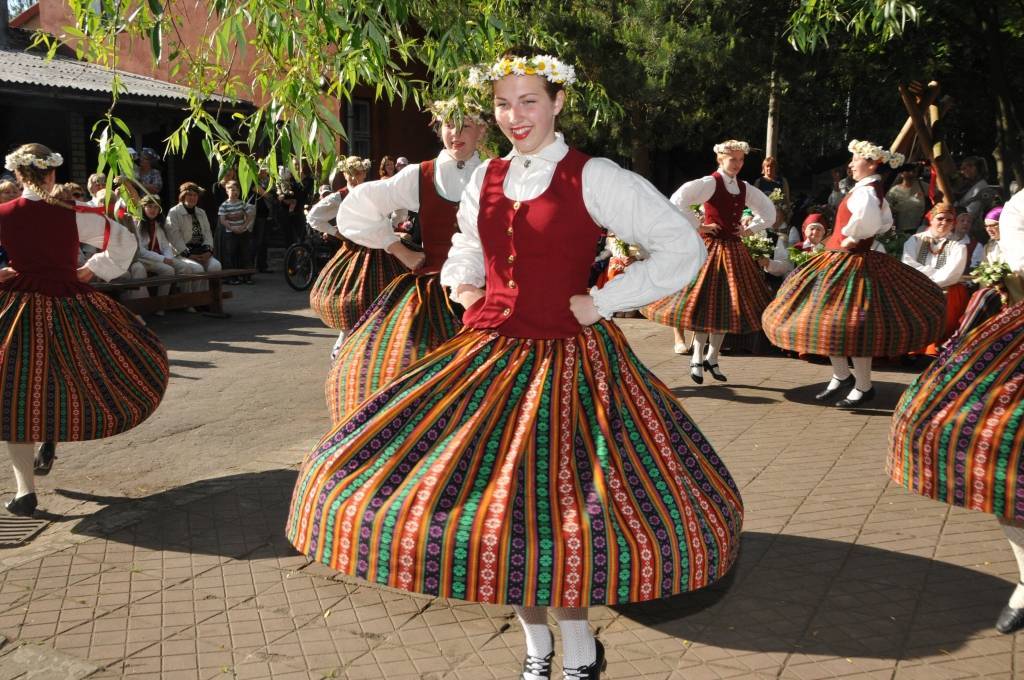 FOTO: Ielīgošana "Namīnā"