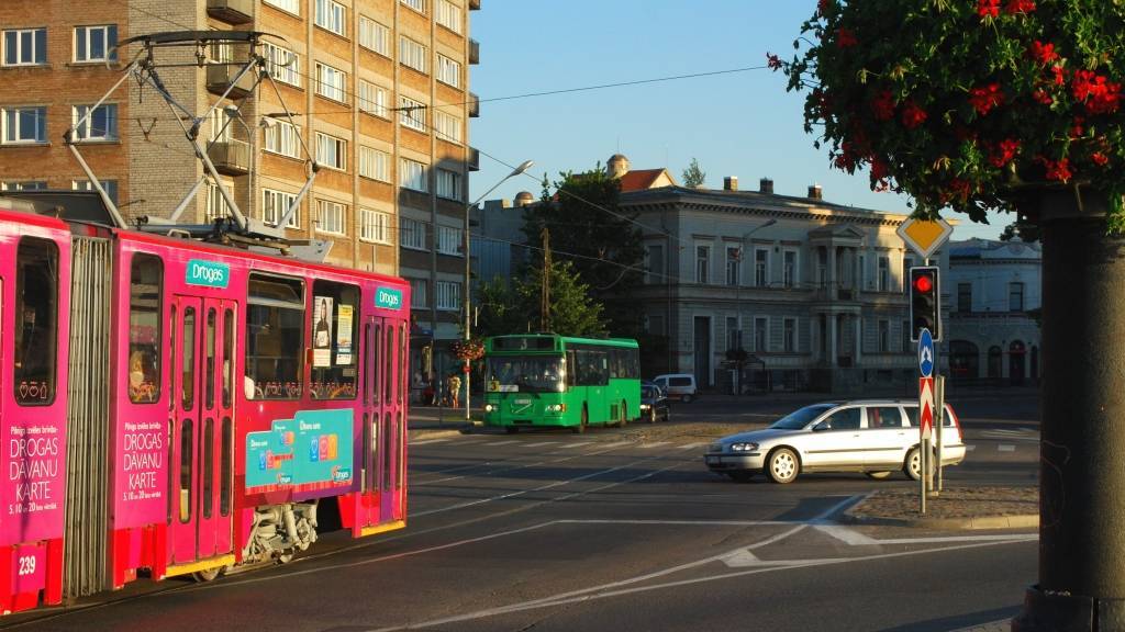 Sabiedriskais transports Liepājā sāks kursēt pēc vasaras kustības sarakstiem