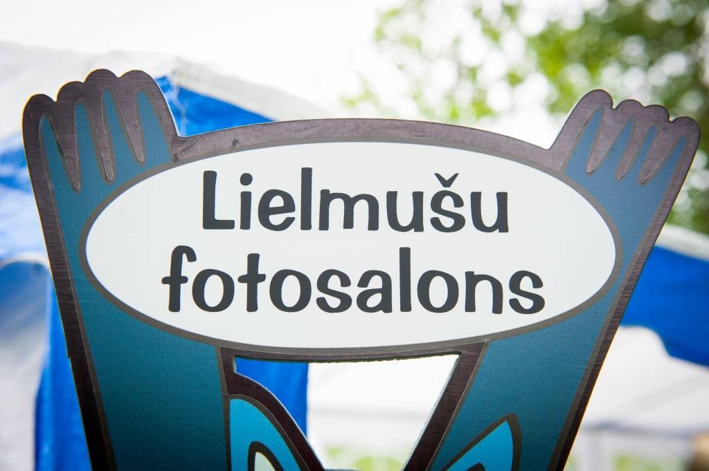 Darbosies Lielmutes Friča un Martas fotosalons