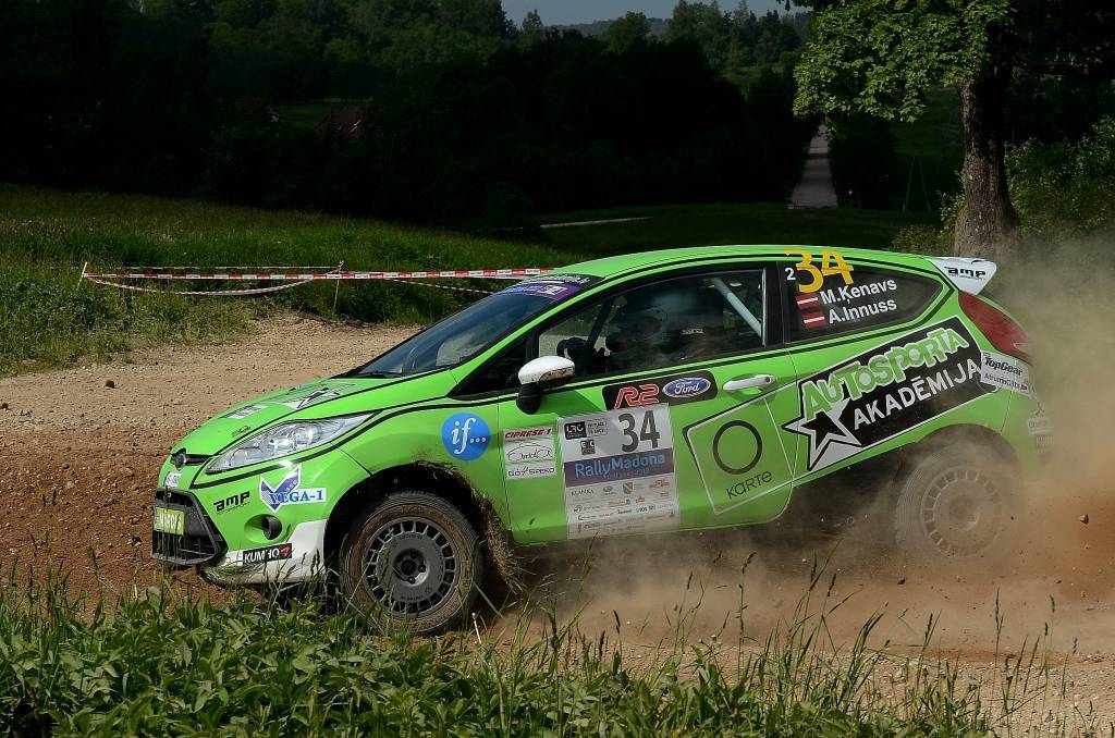 Līderu maiņas un favorītu neveiksmes Latvijas rallija čempionātā