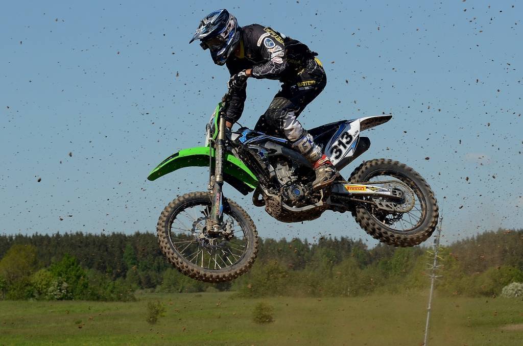 Laimē ielūgumu uz "Battery Superkausa" motokrosā trešo posmu!