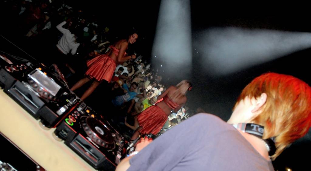Šodien uzsāk biļešu tirdzniecību uz elektroniskās mūzikas festivālu "Shine Cafe 2012"
