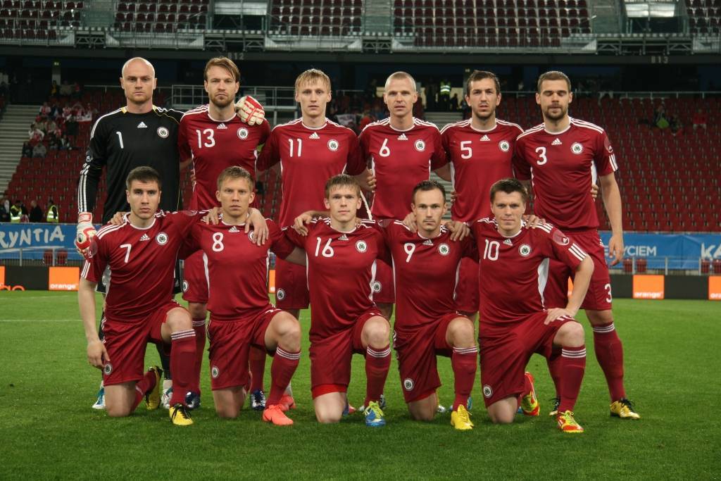 Latvijas futbola izlase pārbaudes spēlē piekāpjas Polijai