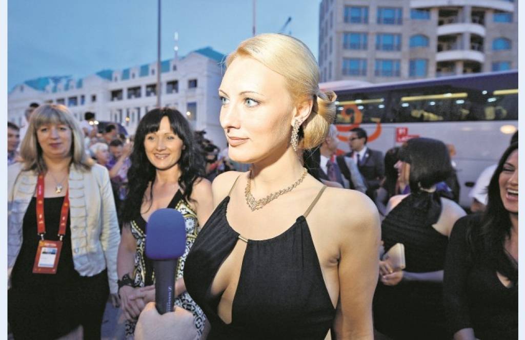 Anmary Eirovīzijā - lustīgums, paspilgtināts ar erotiku un Svarovska kristāliem