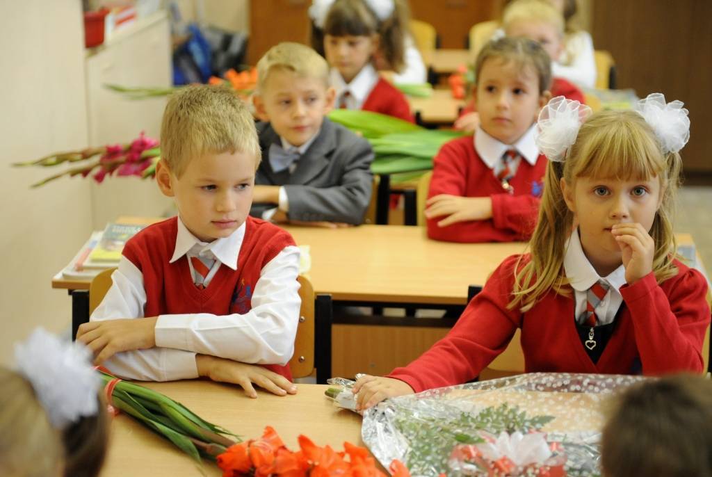 Princips "nauda seko skolēnam" radījis nevajadzīgu konkurenci starp skolām