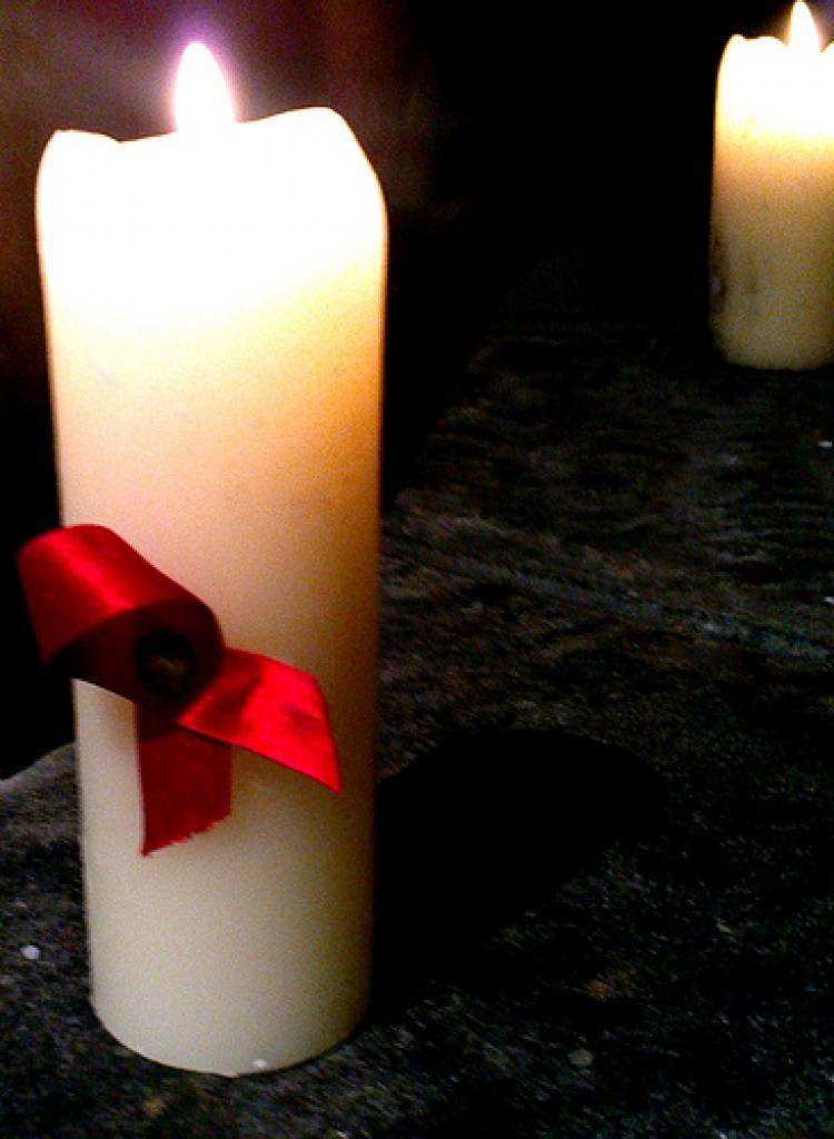 Pieminēs no AIDS mirušos