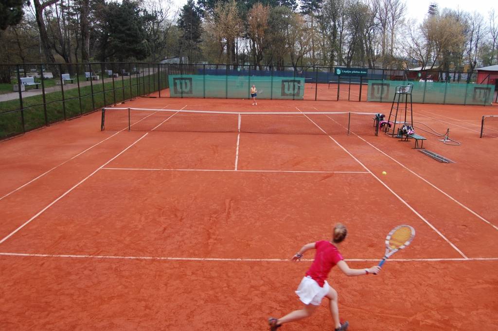 Liepājas Tenisa sporta skola maijā piedāvā bezmaksas treniņus