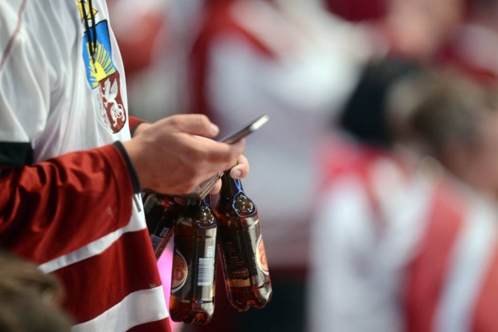 Latvijas līdzjutēji lepni stāsta par čempionāta laikā izdzerto alkohola daudzumu