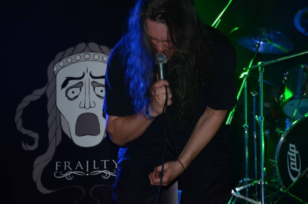 VIDEO, FOTO: "Frailty" prezentē savu albumu klubā "Fontaine Palace"