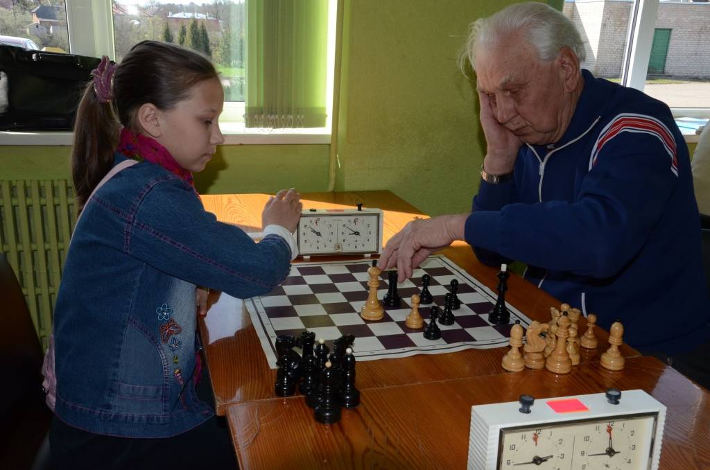 FOTO: Andris Ivanovs uzvar "Tempo" kausa izcīņas šahā ceturtajā kārtā