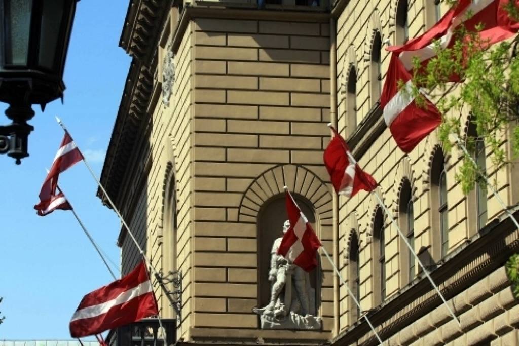 Prezidenta paspārnē veidos darba grupu Satversmes grozīšanai