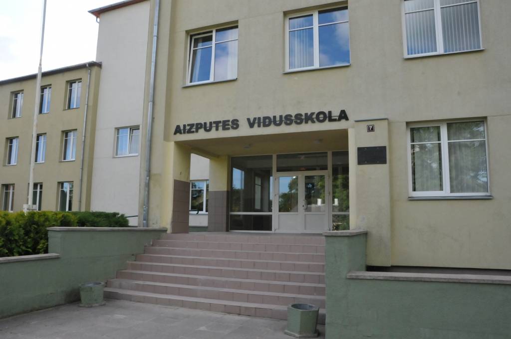 Aicina iepazīt Aizputes vidusskolu