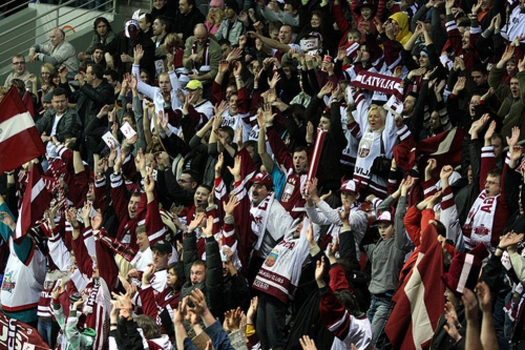 Uz pasaules čempionātu hokejā Stokholmā varētu doties līdz pat 3000 Latvijas fanu