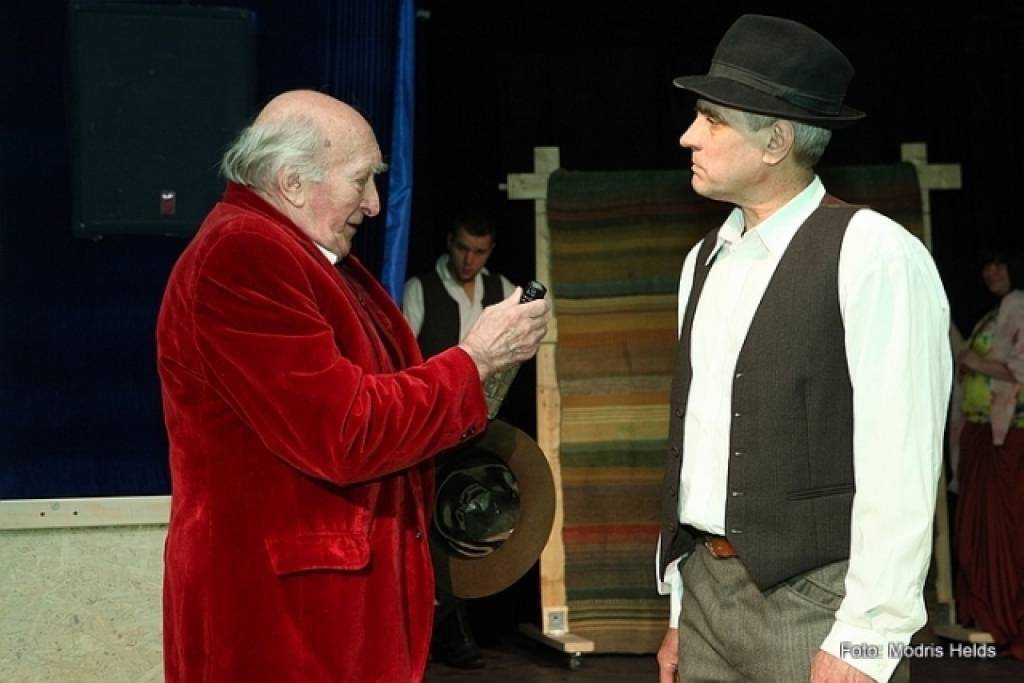 Metalurgu tautas teātris sezonu noslēdz ar dzejas uzvedumu "Tik tuvu tev.."