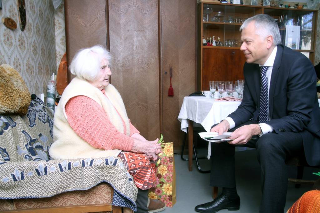 Simtgadniece Marija Magdalēna Baušeniece liepājniekiem vēl prieku un veselību
