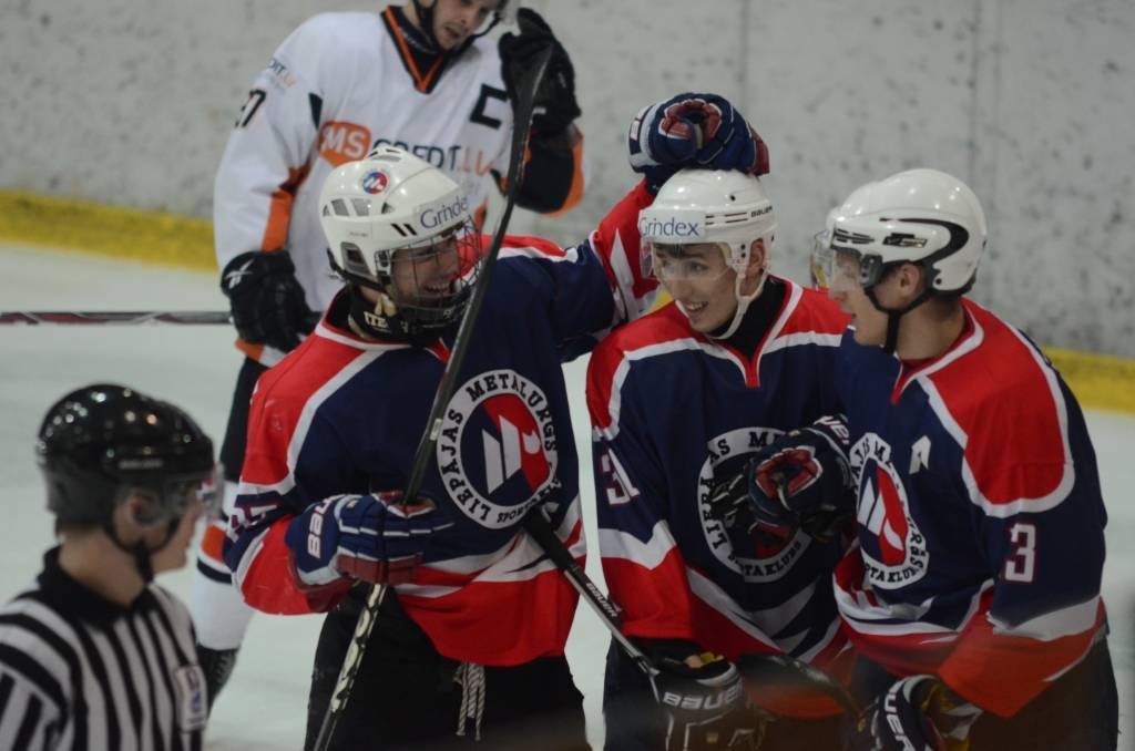 FOTO: "Liepājas metalurgs 2" iekļūst Latvijas hokeja čempionāta finālā