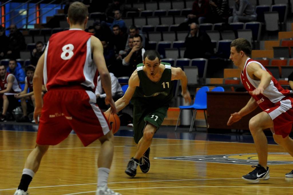 FOTO: "Ģeodēzists.LV", "LSSS", "Red Sun Buffet", "RM Siltums" iekļūst Liepājas basketbola čempionāta pusfinālā
