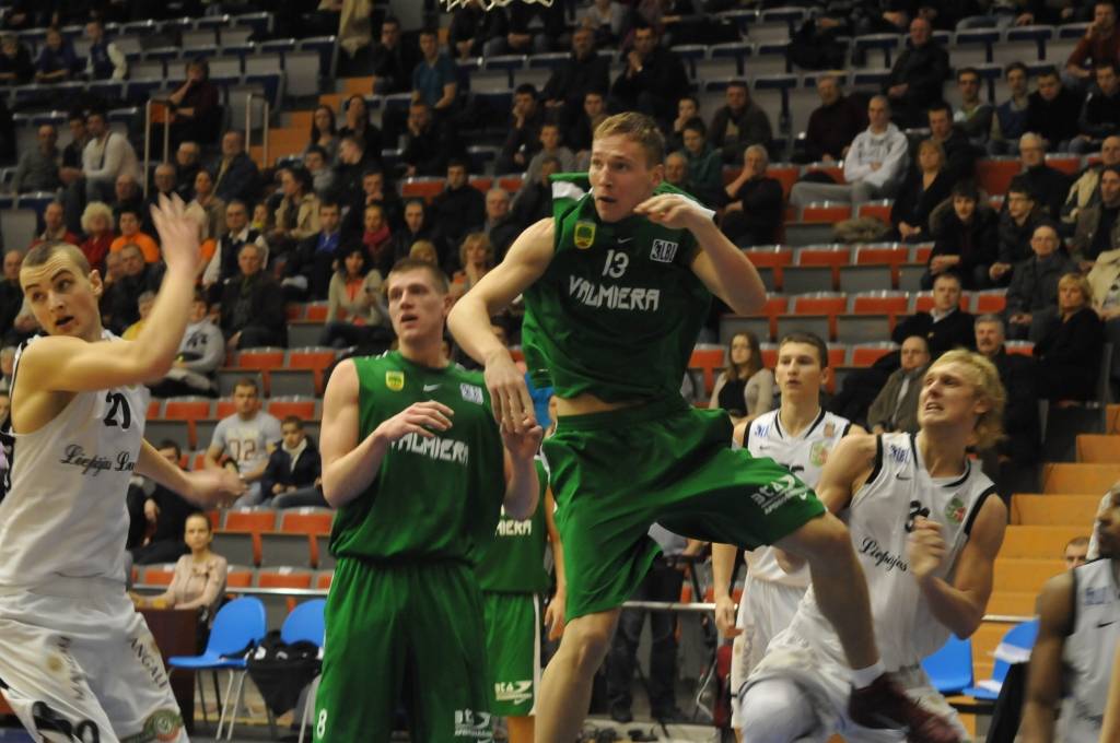 "Liepājas lauvas" Latvijas Basketbola līgas spēlē sagrauj "Valmieru"