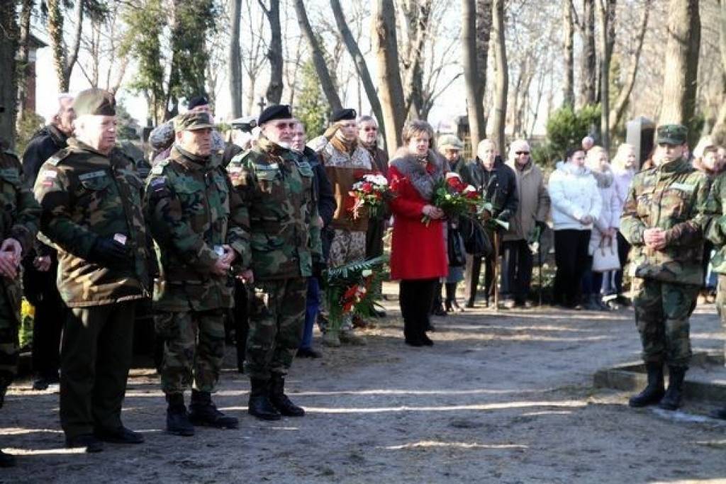 Liepājā godina Oskara Kalpaka piemiņu