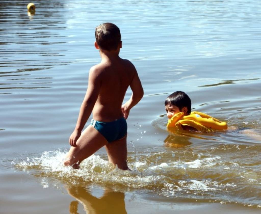 VUGD: Aicinām peldsezonu uzsākt prātīgi