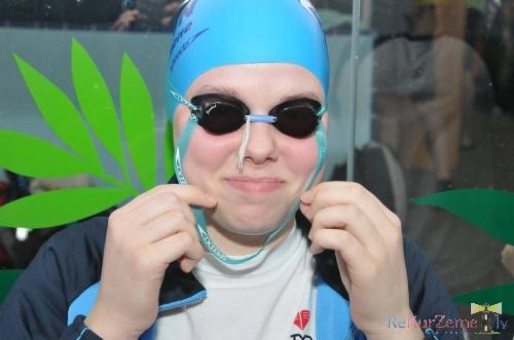 Video no Latvijas ziemas čempionāta peldēšanā Liepājā