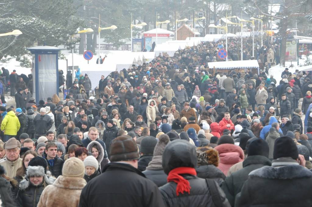 22. februāra "Kursas Laikā": Otaņķu pārvaldniecei paceļ algu. Petermanis: mazāk saņēma tikai apkopēji un sētnieki