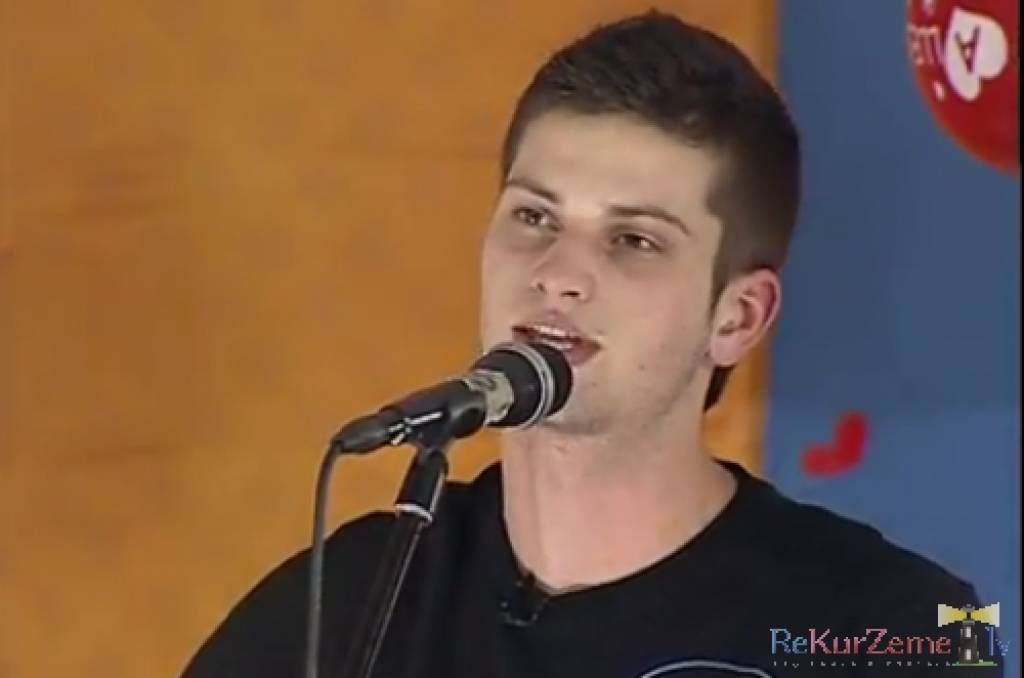 VIDEO: Toms Bokums "O!kartes skatuves" koncertā ar dziesmu "Vairogi"
