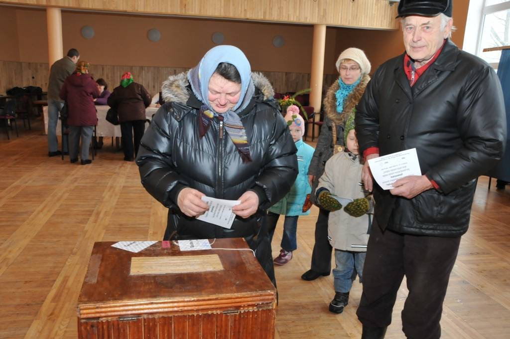 Līdz pulksten 16 referendumā nobalsojuši 789 tūkstoši jeb 51,12% vēlētāju
