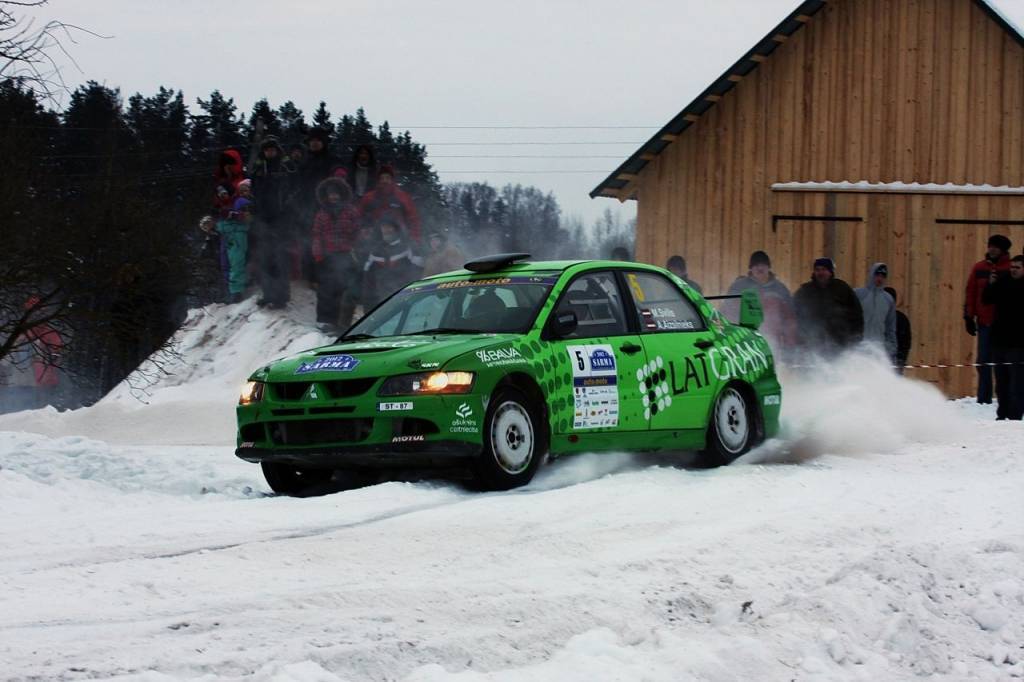 Rallijā "Sarma 2012" igauņi "iedzen stūrī" latviešu sportistus