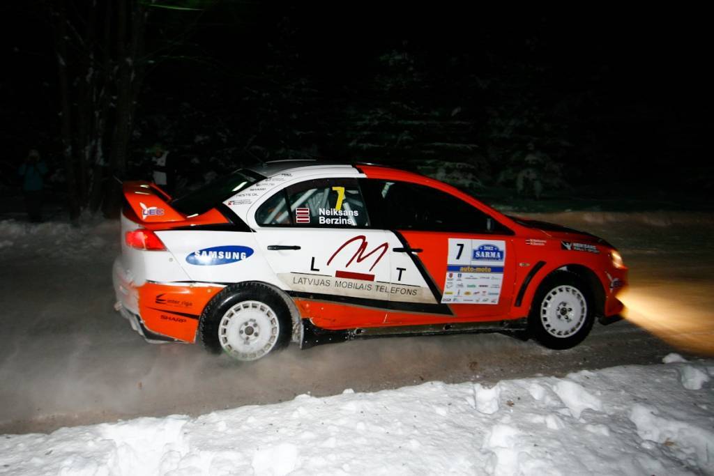 "LMT rallija komanda" uzsāk ralliju "Sarma 2012" līderu trijniekā