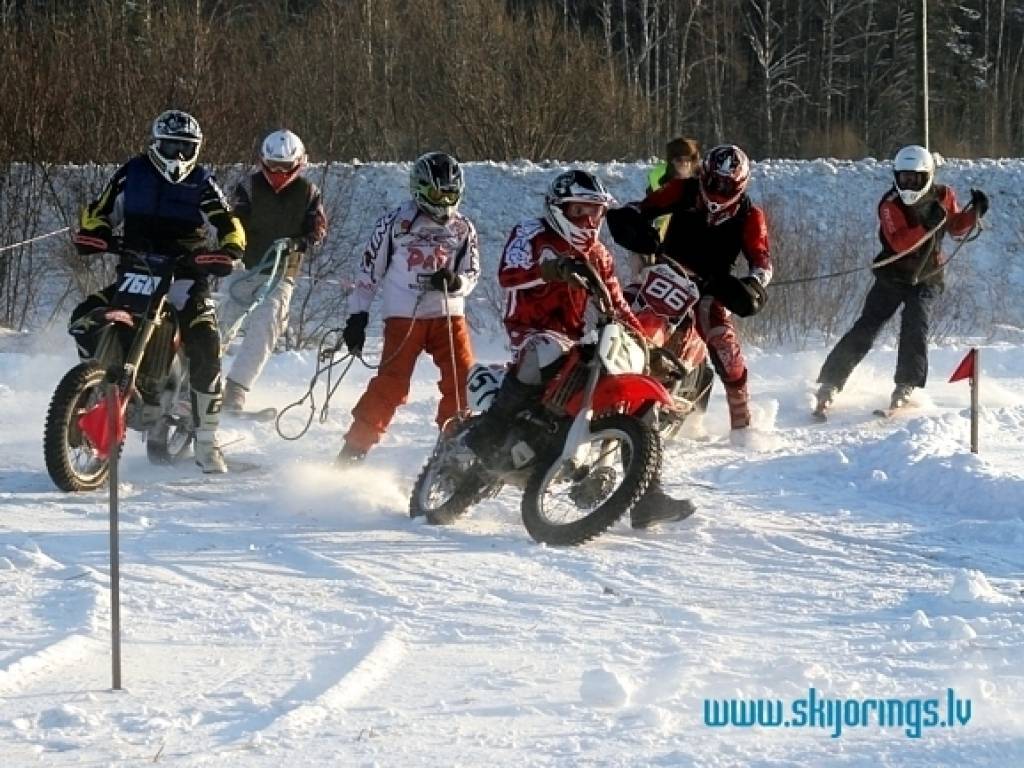 Sacenšas Latvijas skijoringa čempionāta trešajā posmā