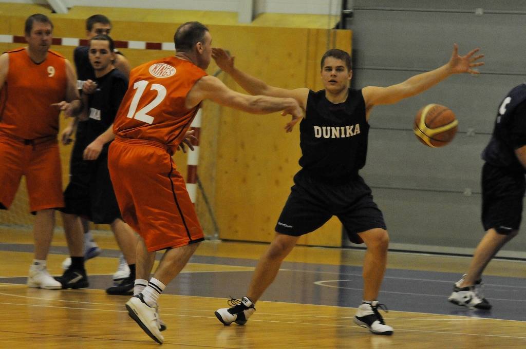 Šodien Lejaskurzemes novadu meistarsacīkstēs basketbolā būs četras spēles