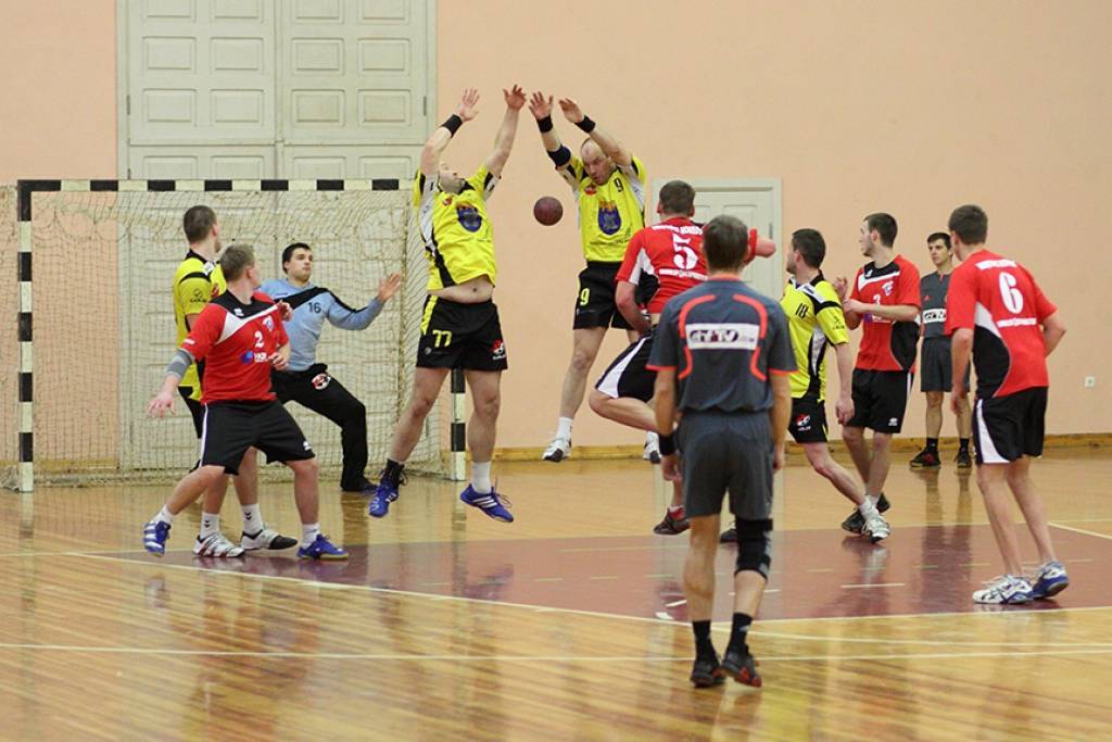 FOTO: "Vaiņodes" handbolisti zaudē Dobeles "Tenax"