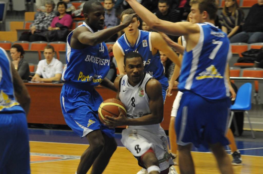 FOTO: "Liepājas lauvas" Baltijas Basketbola līgas spēlē zaudē "Ventspilij"