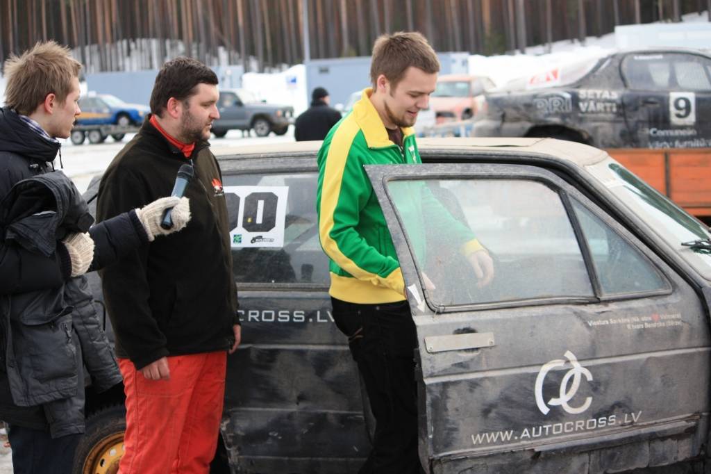 Dziedātājs Valters Frīdenbergs sestdien Vecpilī debitēs folkreisā
