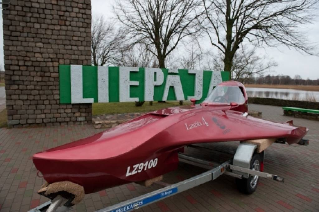 "Laurita 4" lūdz atbalstu