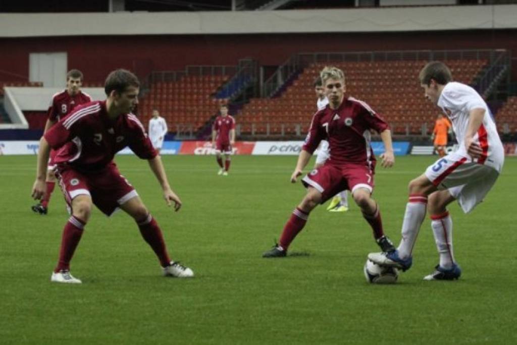 Latvijas U-19 futbolisti ar zaudējumu sāk prestižo Granatkina turnīru