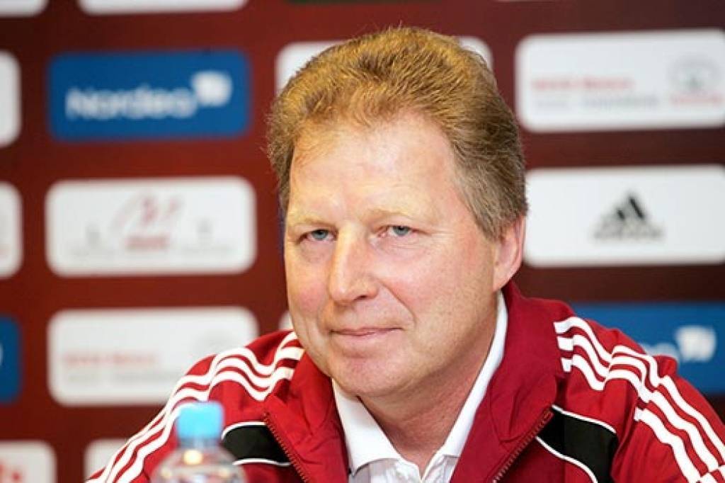 Arī turpmāk Latvijas futbola valstsvienības galvenais treneris būs Starkovs
